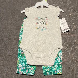 Carter’s Baby girl 2pc leggings & onesie set size 3 months